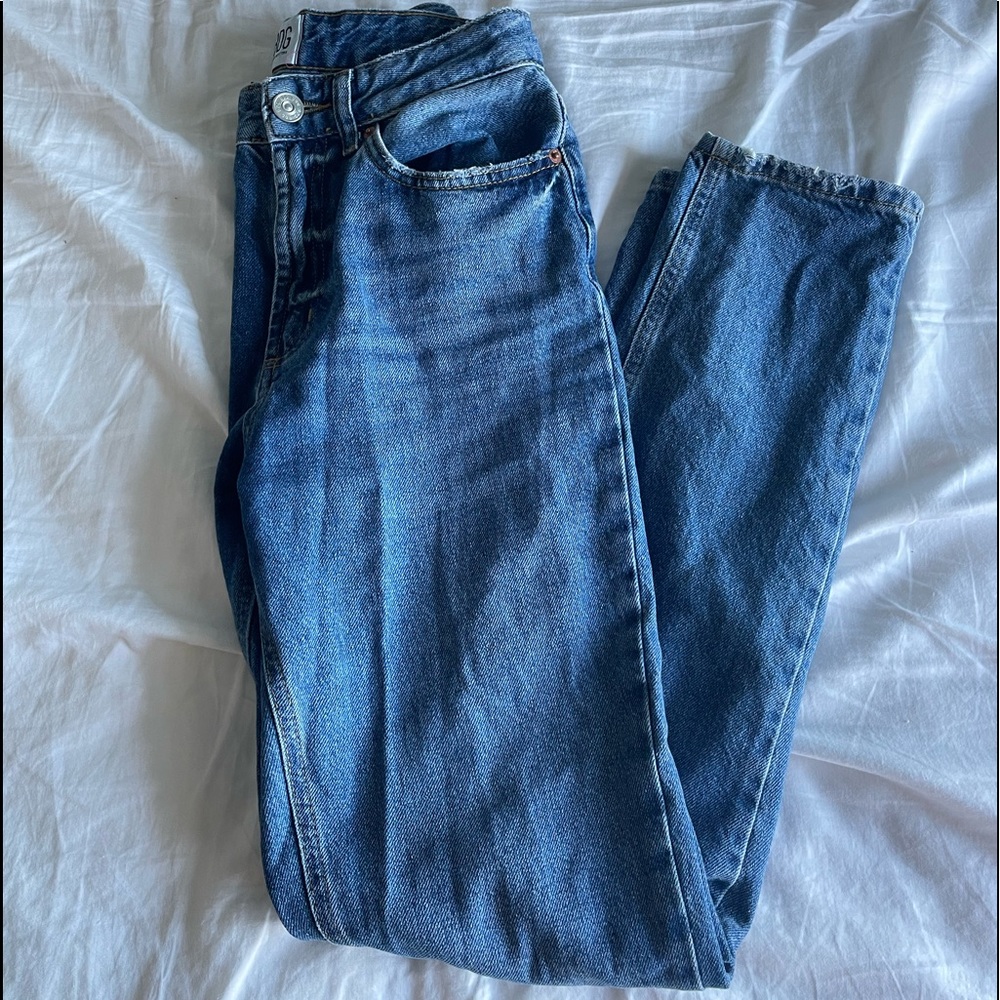 Urban Outfitters mom jeans